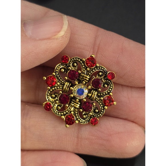Jewelry - Vingage Brooch Red Rhinestones Gold Tone Hexagon